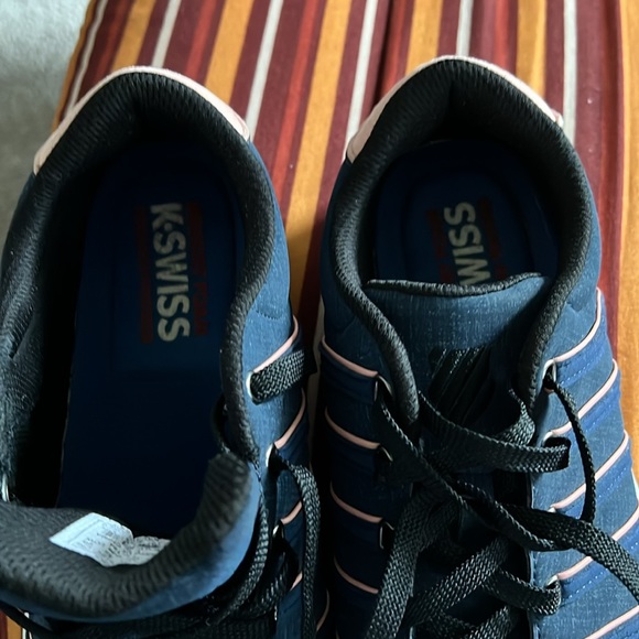 Ladies size 11 K Swiss - Picture 3 of 5